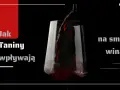 Czerwone wino nalewane do kieliszka. Tekst: "Jak taniny wpływają na smak wina".